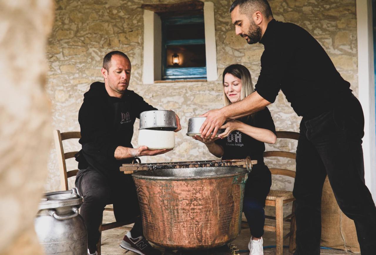 Domu Antiga Bed & Breakfast Gergei Bagian luar foto