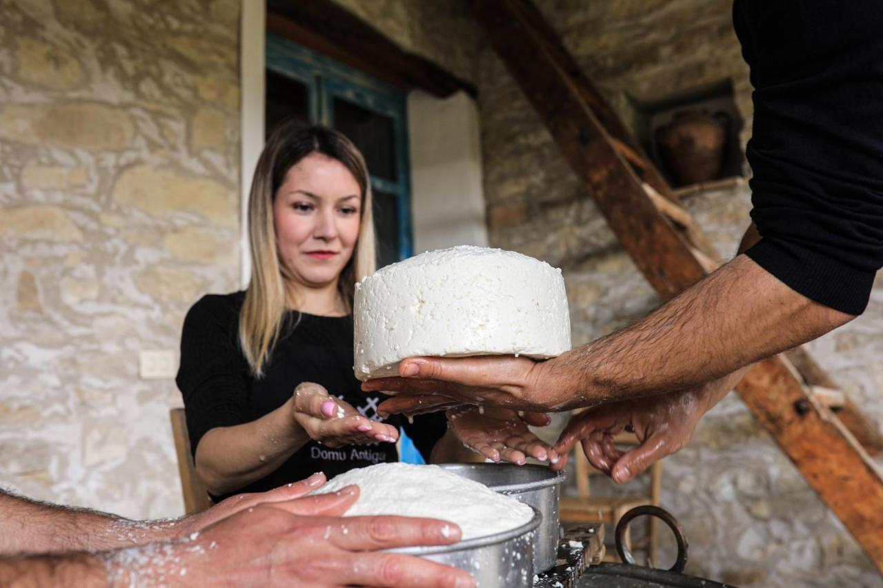 Domu Antiga Bed & Breakfast Gergei Bagian luar foto