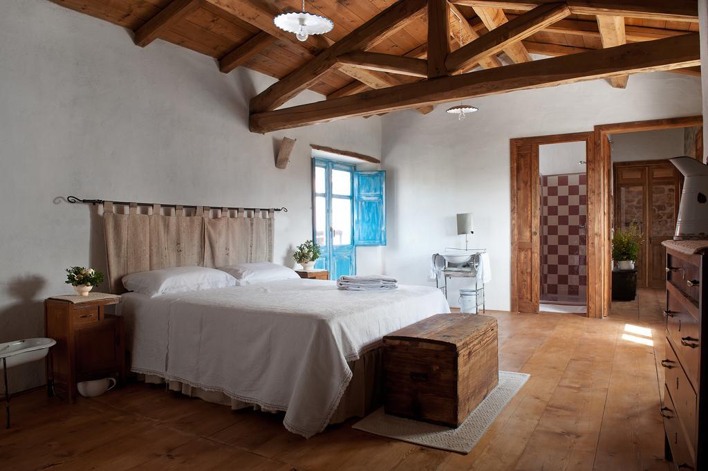 Domu Antiga Bed & Breakfast Gergei Bagian luar foto