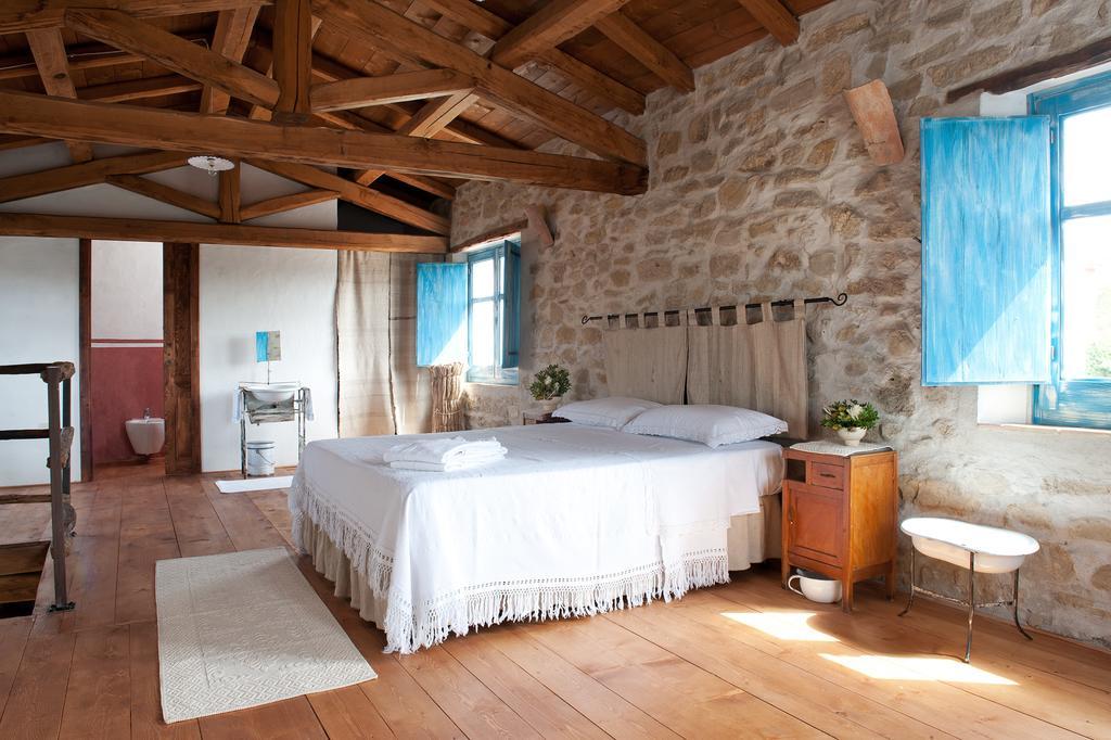 Domu Antiga Bed & Breakfast Gergei Bagian luar foto