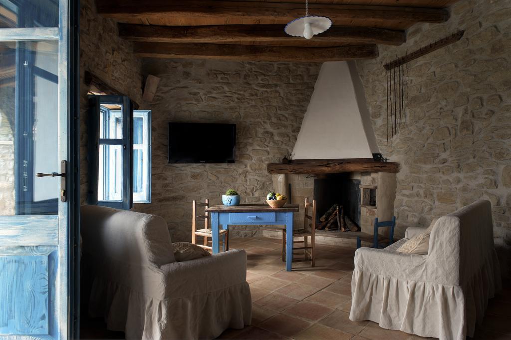 Domu Antiga Bed & Breakfast Gergei Bagian luar foto