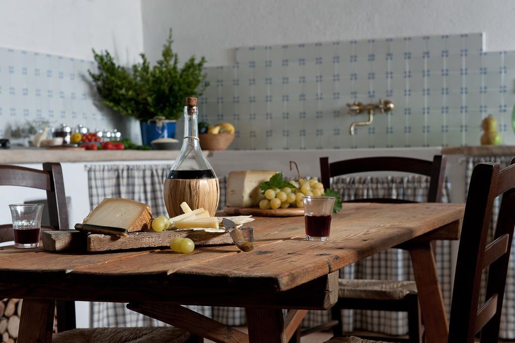 Domu Antiga Bed & Breakfast Gergei Bagian luar foto