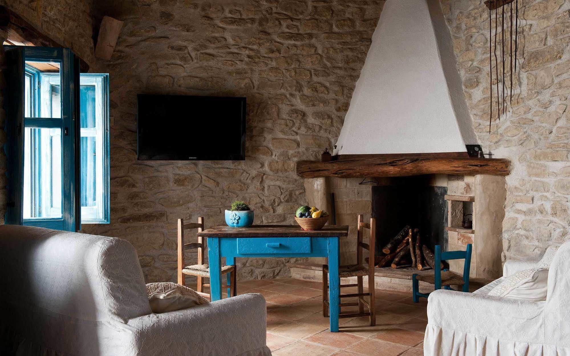 Domu Antiga Bed & Breakfast Gergei Bagian luar foto